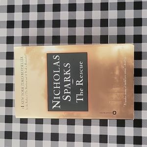 Nicholas Sparks Paperback book "The Rescue"